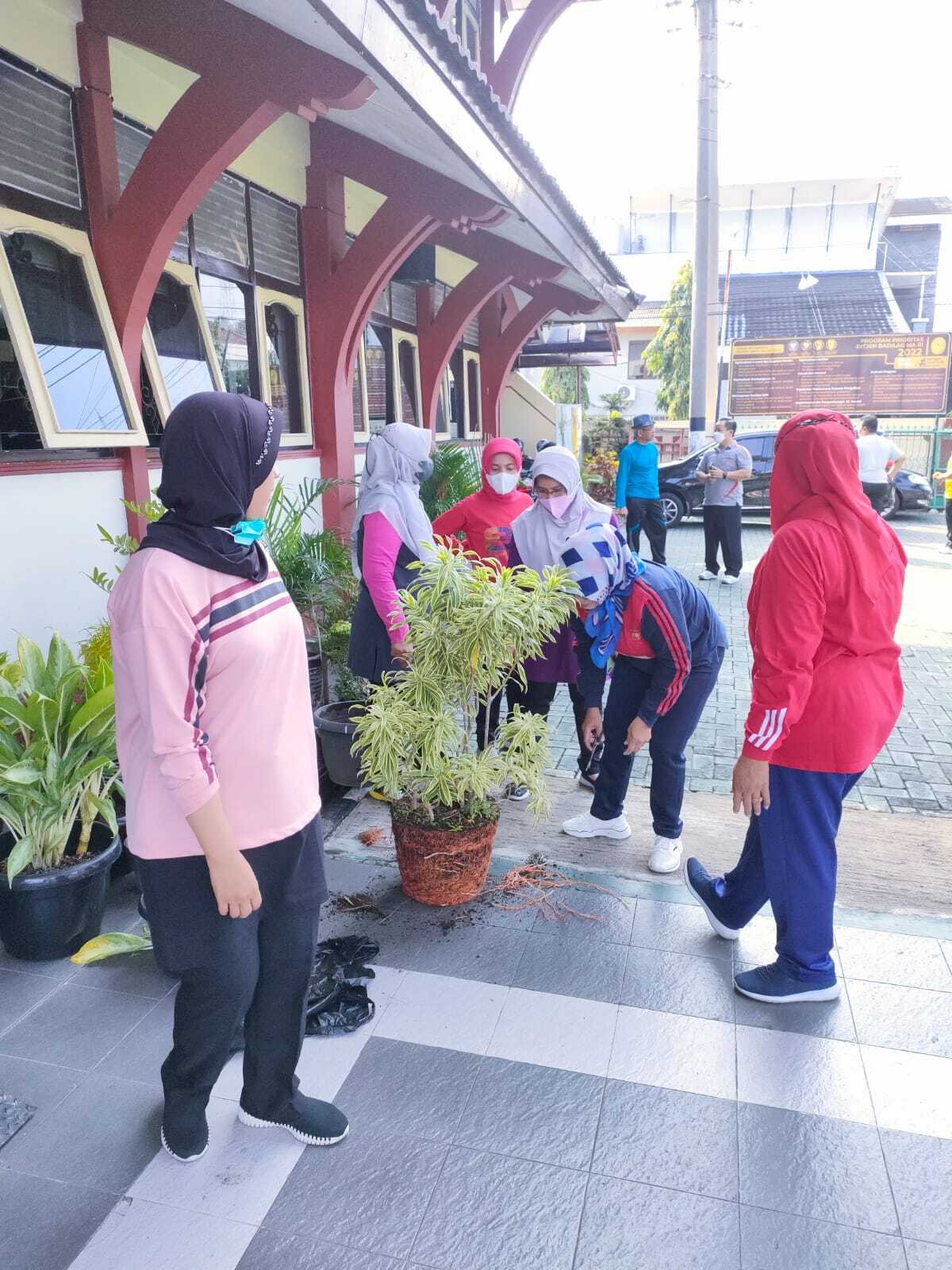 kerjabakti 5